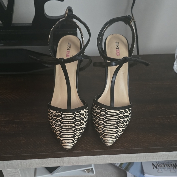 JustFab Shoes - JustFab Black and Gold Strappy Heels